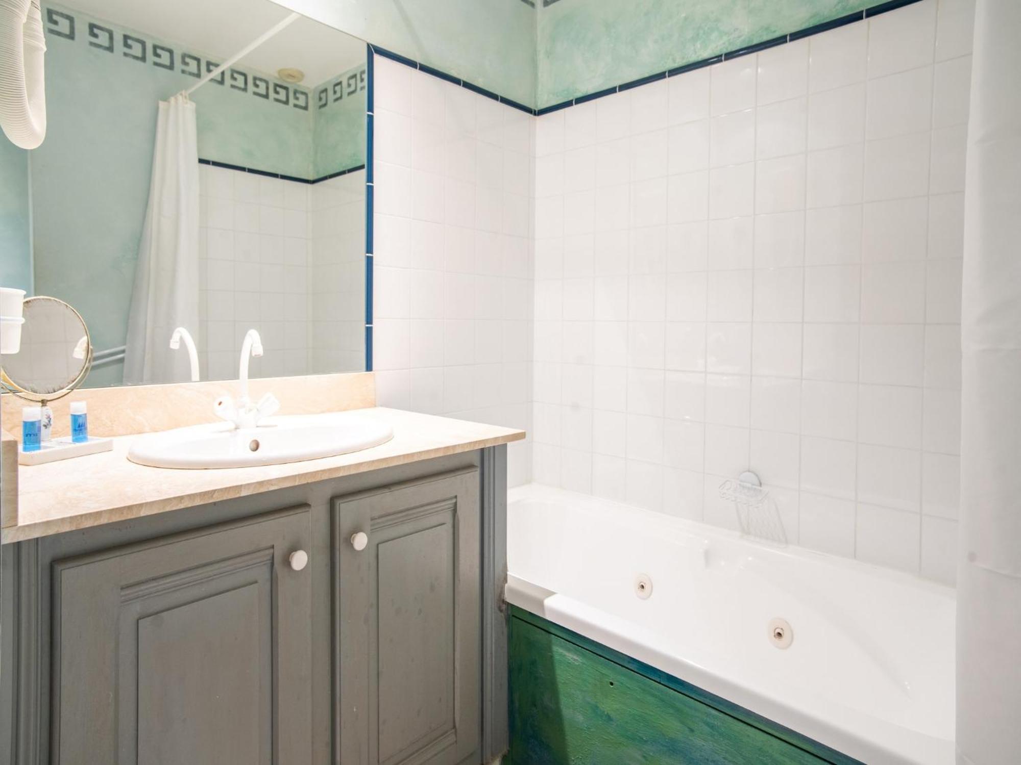 Cozy Apartment With Swimming Pool Terrace Garden Parking Montbrun-les-Bains Extérieur photo